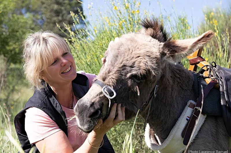 Christelle avec un &acirc;ne