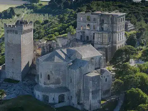 Abbaye de Montmajour